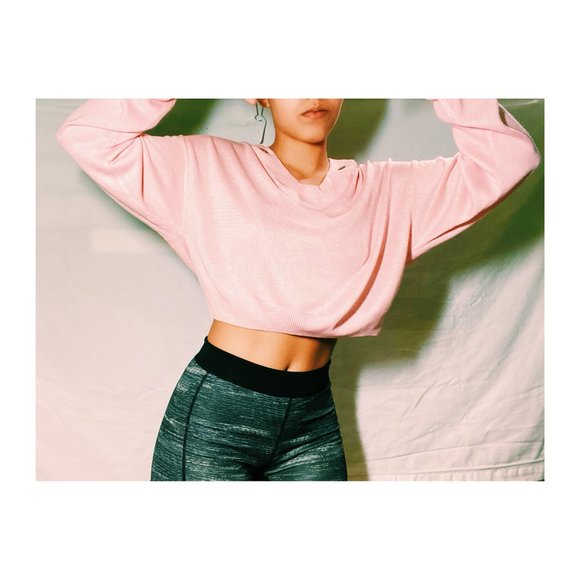 Cropped, pink sweater - Picture 4 of 4